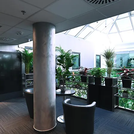 Fashion Superior Hotel