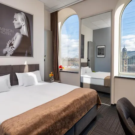 Fashion Superior Hotel